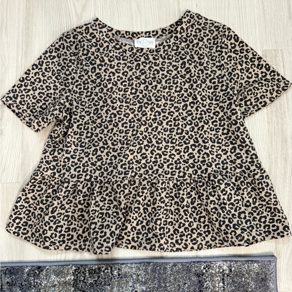 Francesca's Collection Leopard Print Peplum Top - Beige & Black